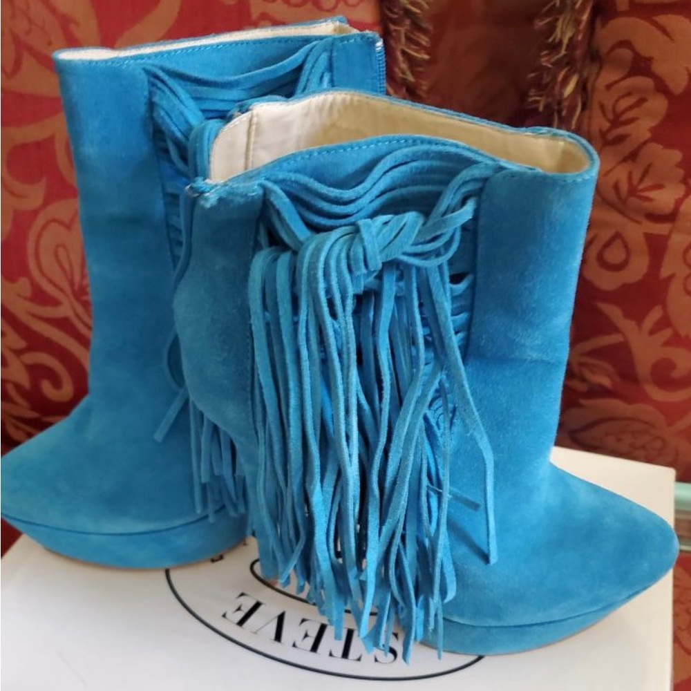 Steve Madden Suede Boots